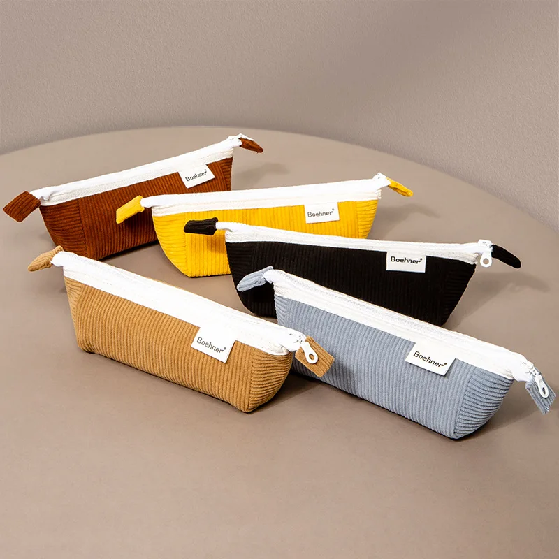 Сумка для макияжа канцелярские принадлежности серия внедорожников космических