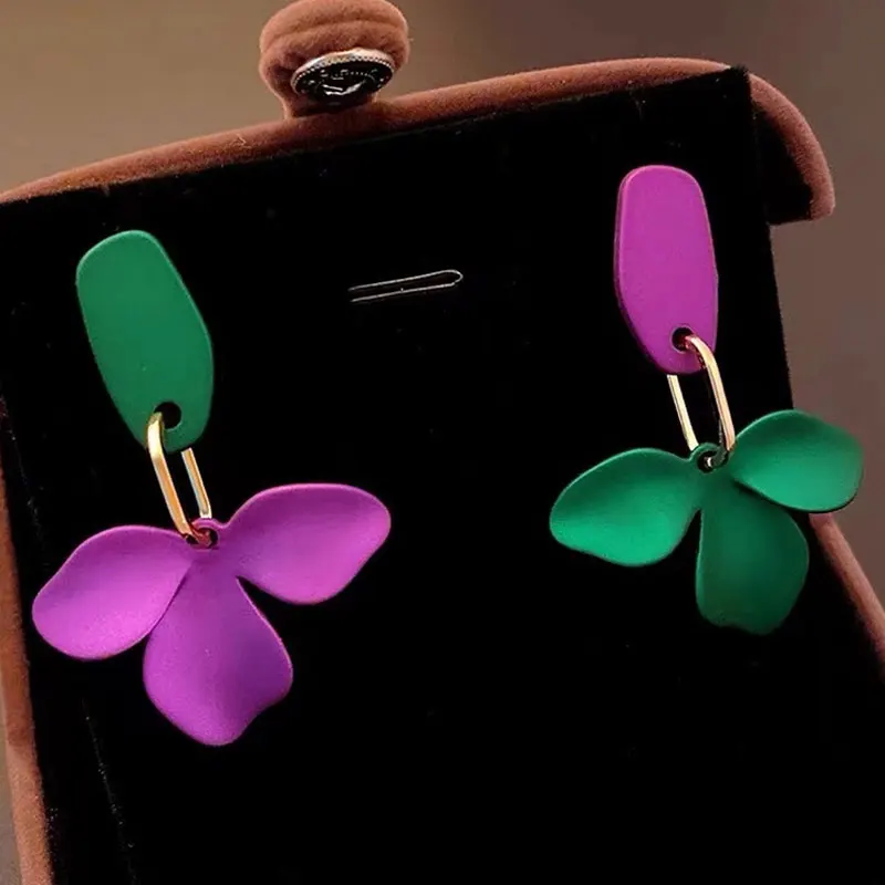 Exaggerated Colored Petal Earrings Purple Green Gold Luxurious Eardrop Fashion Unique Exquisite Painted Ear Pendants For Women