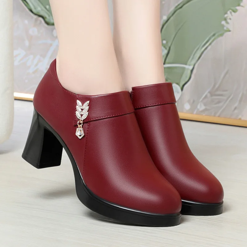 Элегантные модные туфли из мягкой кожи с глубоким вырезом 7 см женские