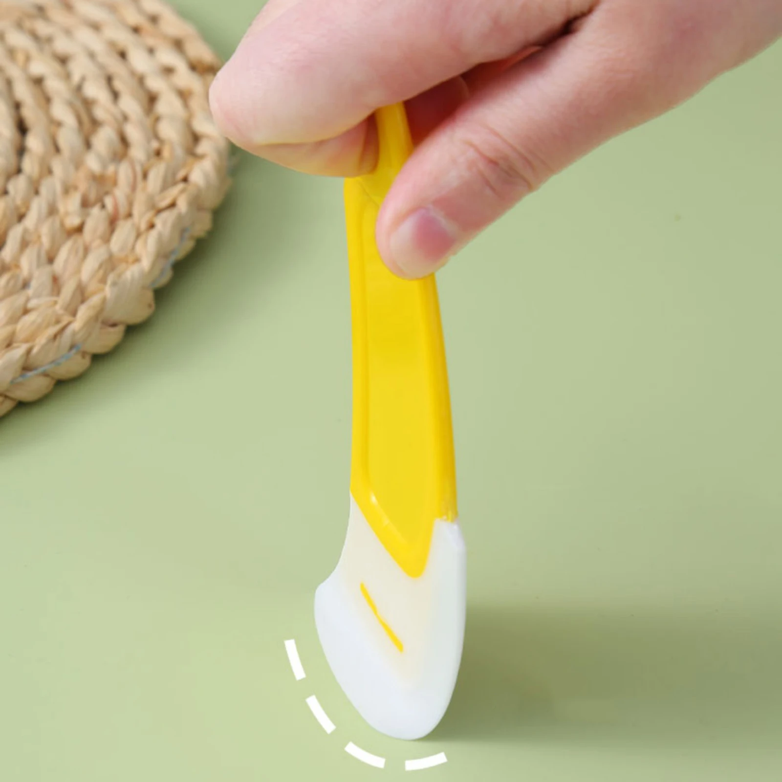 

Силиконовый скребок для чистки бака из смолы