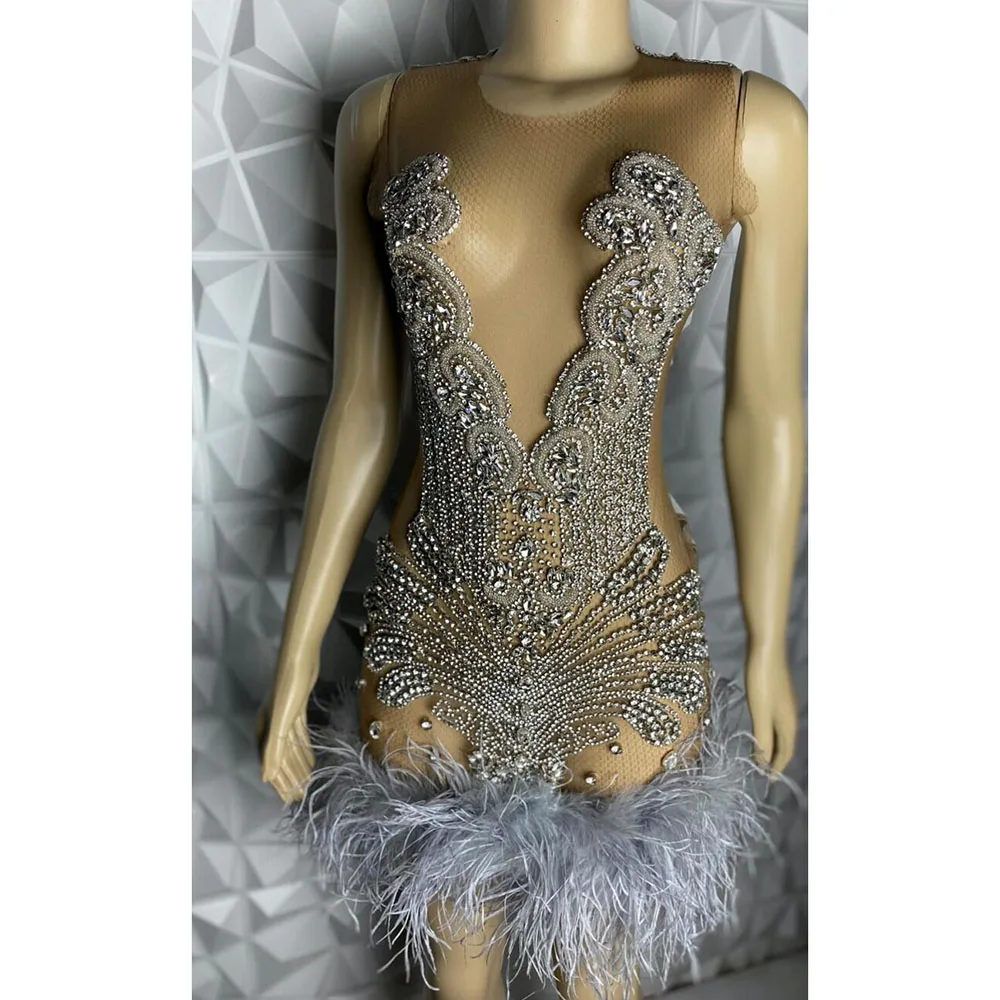 

Silver Feathers Prom Dresses For Woman 2023 Sheer Neck Party Gowns Rhinestone Fitted Birthday Dress Vestidos De Graduación