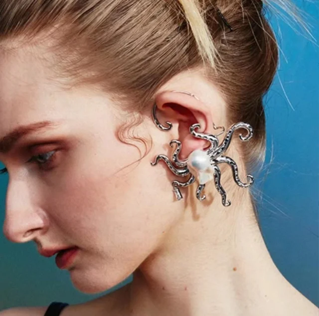 

Женские серьги-осьминоги с большим жемчугом в стиле барокко