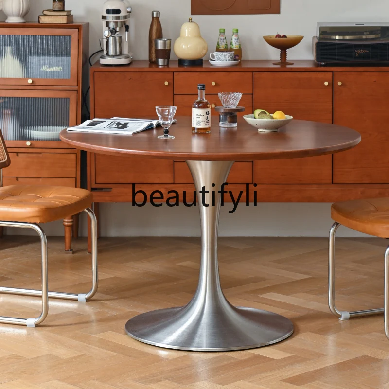 Скандинавский средневековый круглый обеденный стол и стулья из цельного дерева