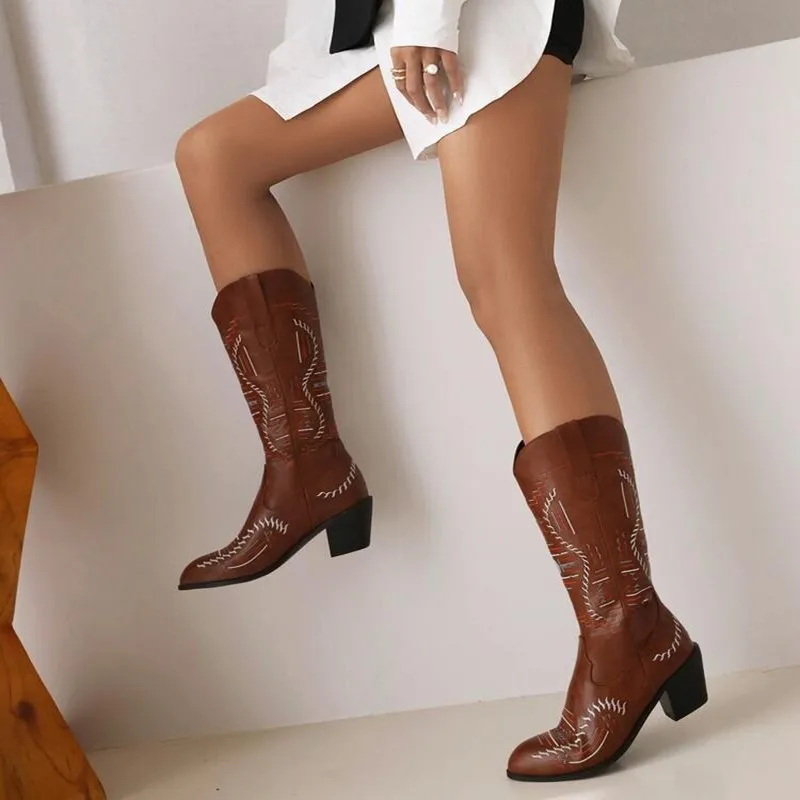 

Женские ботинки до середины икры, осенне-зимние ботинки с вышивкой и острым носком