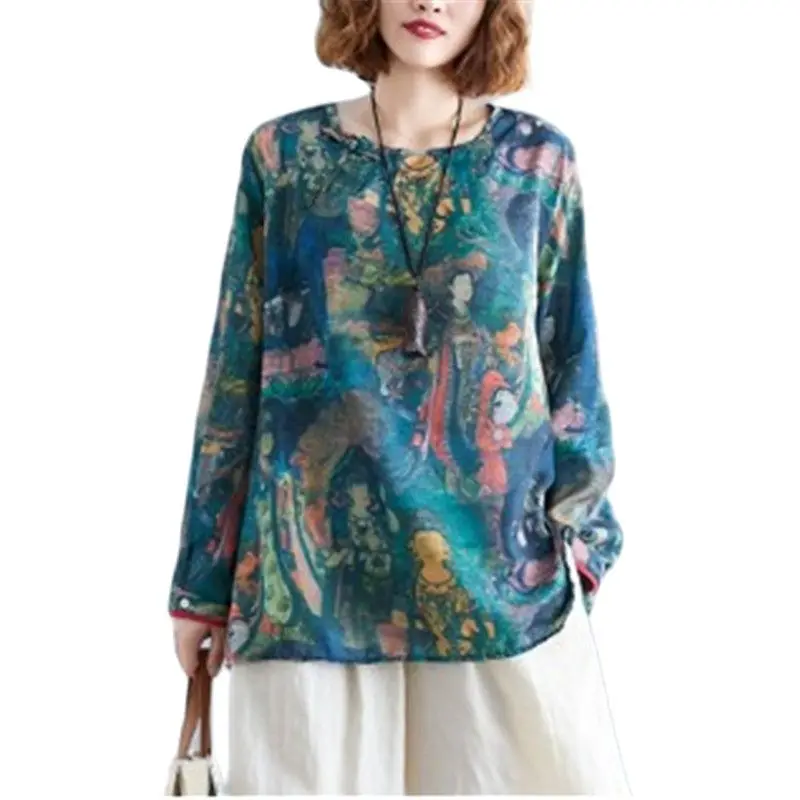 

Plus-Size Women's Fall 2022 ColleCtion Features A Mura-Printed Long-Sleeved T-Shirt With A Loose Top And Pullover