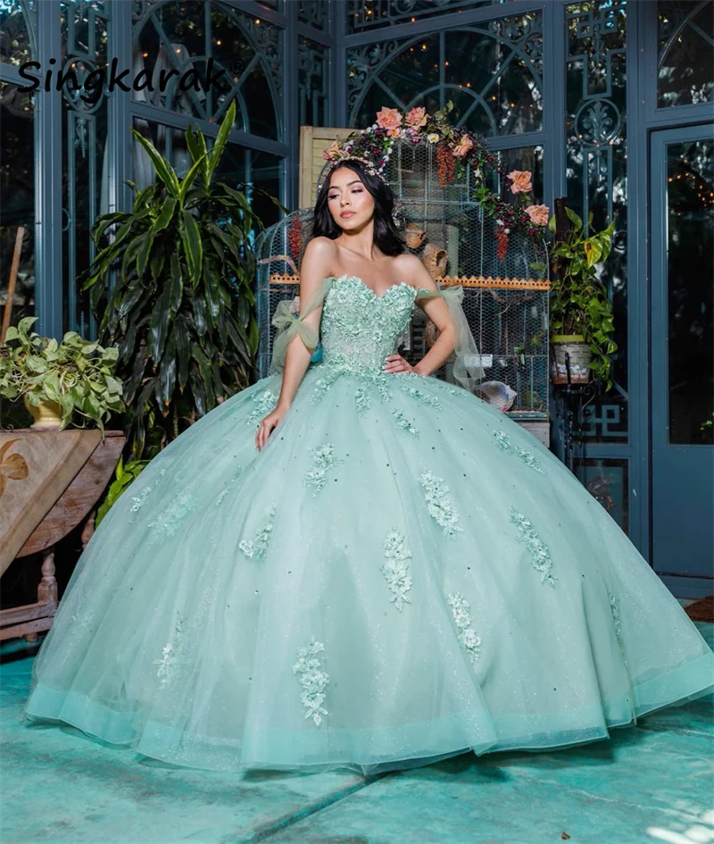 

Cute Mint Green Princess Quinceanera Dresses 2023 Off Shoulder Lace Appliques Crystal Ball Gown Sweet 16 Dresses Vestidos