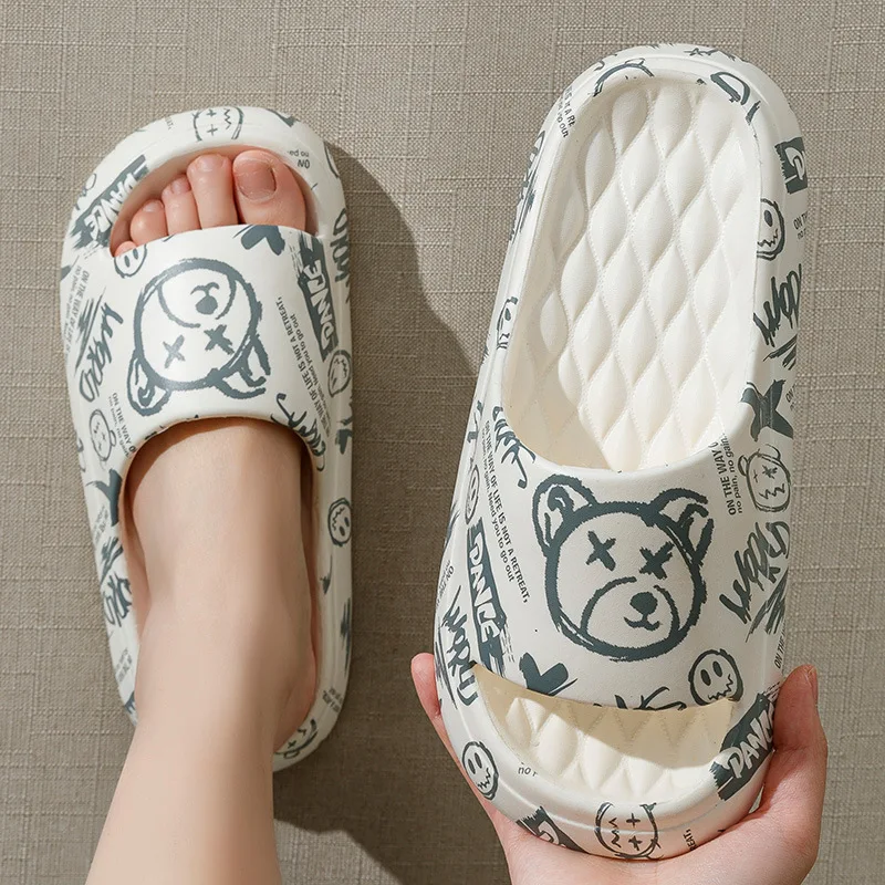 Шлепанцы мужские с мультяшным медведем мягкие Нескользящие сланцы для дома