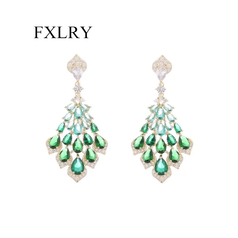 

Серьги из серебра 10,20 пробы с инкрустацией из циркония