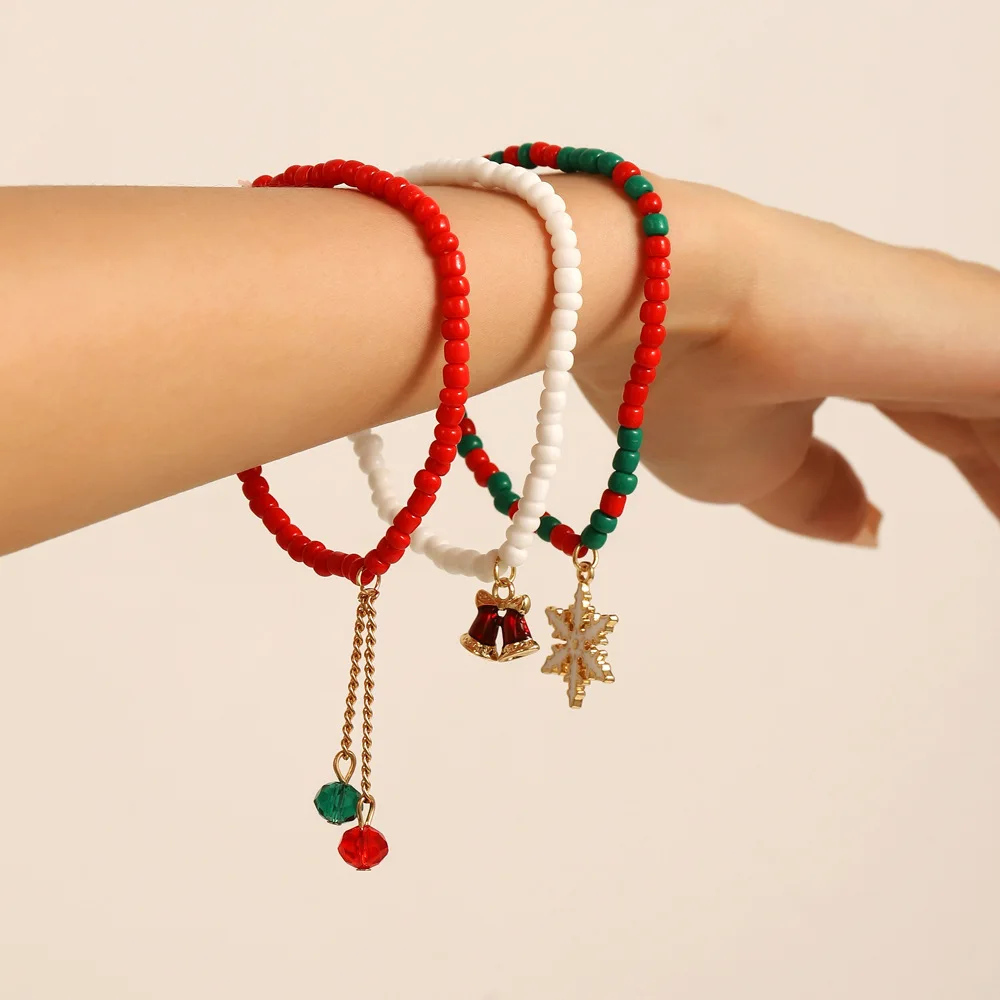 

Christmas Beaded Bracelet Snowflake Bell Hand Chain Classic Bracelet Fashion Party Jewelry Xmas Festival Gifts for Lovers