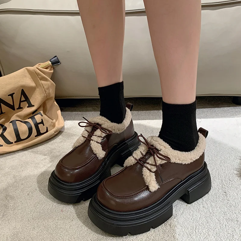 

Туфли женские на платформе, повседневные оксфорды, без застежки, с закрытым носком, меховые лоферы, круглый носок, клоги, в британском стиле