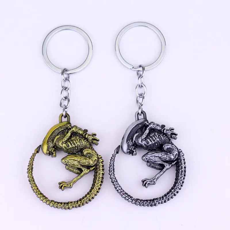 

Game Aliens Predator Key Chain Vintage Bronze AVP Alien Queen Keychain Fashion Metal Alloy Pendant Keyring Jewelry For Fans