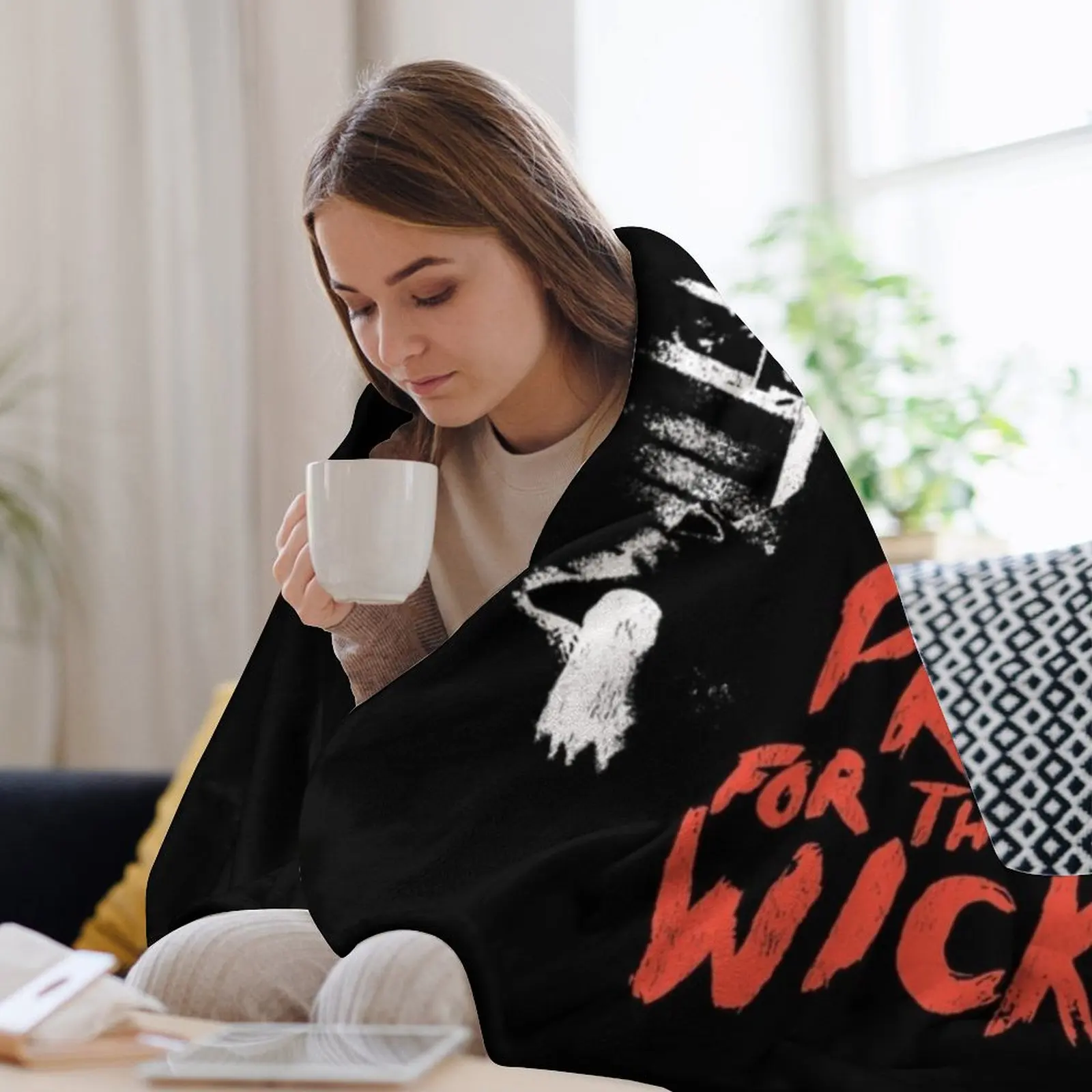 Вселенная изготовлена из протоков нейтральтонов электронов Морков Паника маски