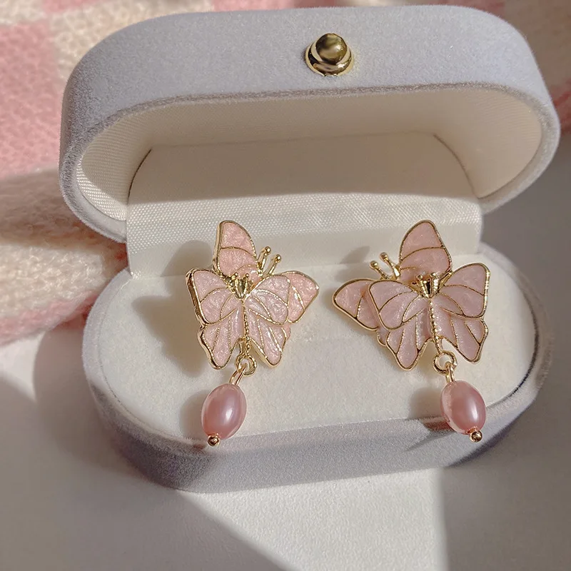 

2020 Fashion Classic Golden Butterfly Earrings Pink Lovely Korean women Jewelry Temperament Party Stud earrings for Women