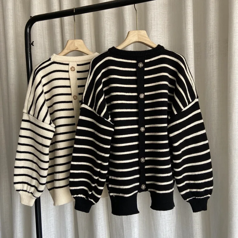 

2021 Pullovers O Neck Long Sleeve Single Breast Pull Femme Tops Loose Crazy Style Striped Fashion Knit Sweater Spring Sueter