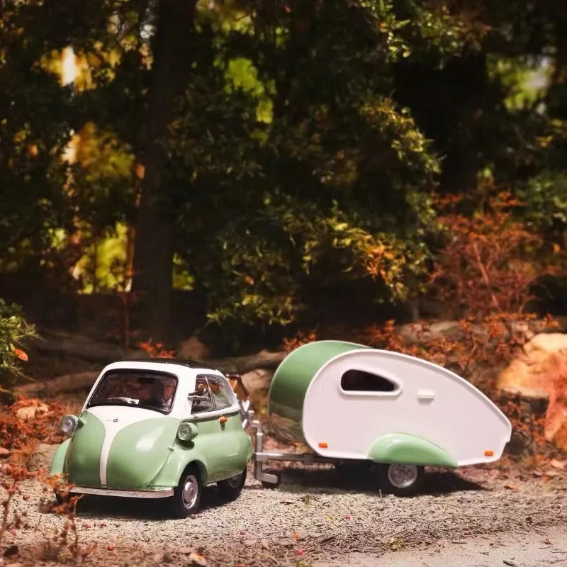Фото В наличии: Коллекционная модель автомобиля Isetta 1:64, оригинальная зеленая, из сплава, игрушка для мальчика, подарок, статуэтка для комнатной коллекции №3