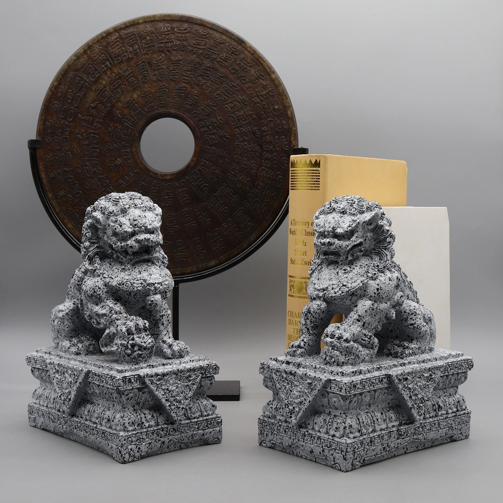 

Pair of Resin Guardian Lion Statues, Set of Foo Dogs, Fu Dogs