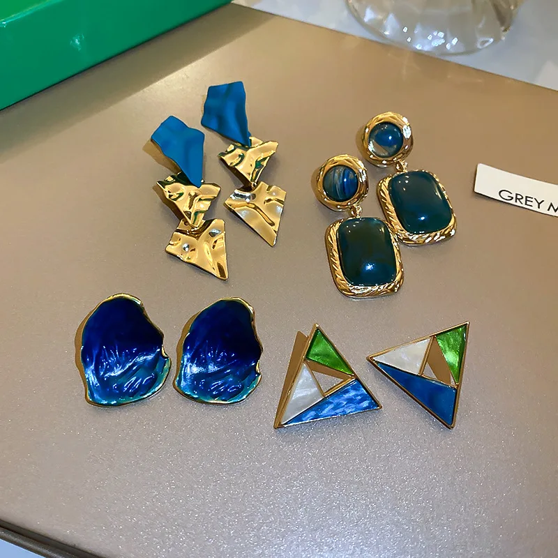 

Minar Hyperbole 4 Designs Irregular Geometric Earring Contrast Color Enamel Triangle Statement Drop Earrings for Women Jewelry