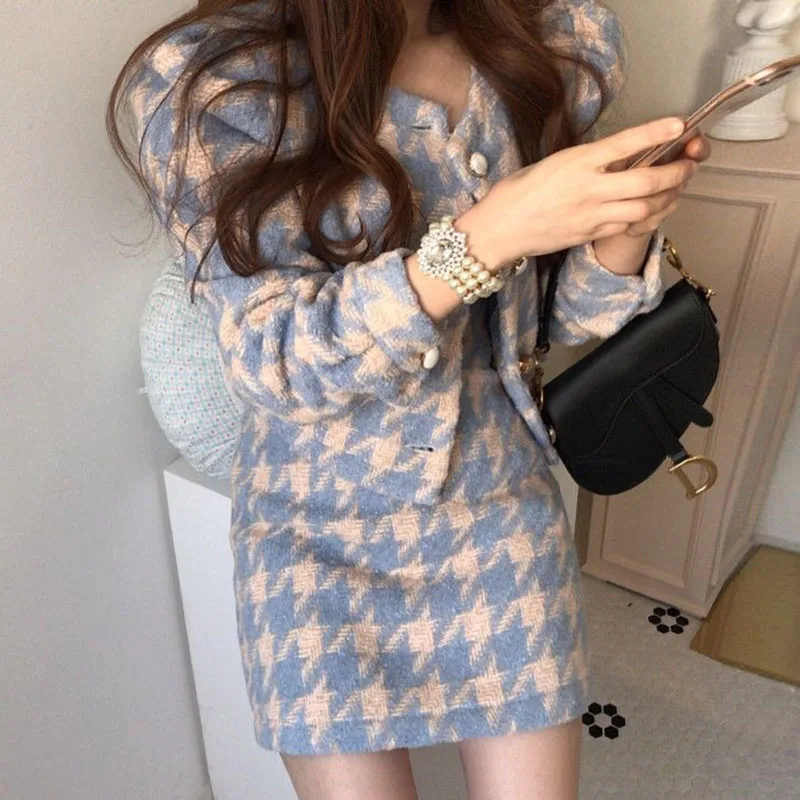 Рисунок 2 - Женский клетчатый костюм Clothland