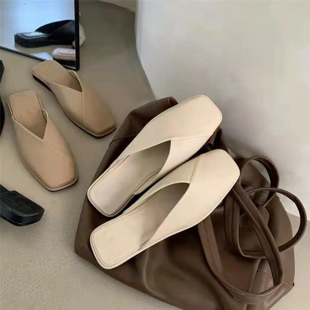 

Wholesale of large-sized baotou slippers for women outdoor summer flat sole sandals, square toe muller shoes, beach slippers