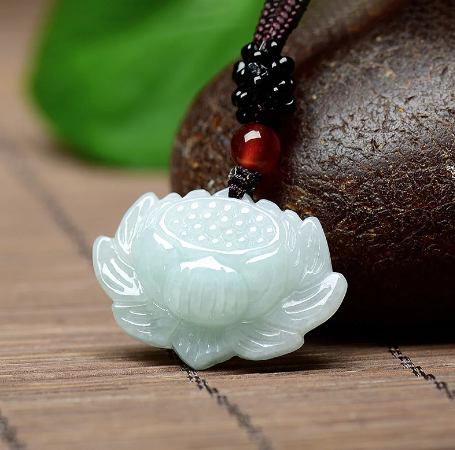 Подвеска из Бирмы ручной работы с нефритом и бусинами ювелирные изделия