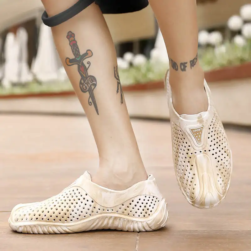 

Men's Leather Shoes High Heel Men's Beach Sneakers Shiny Sandals Men Mem Men's Leather Slippers Designer Luxury 2021 Tennis Wit