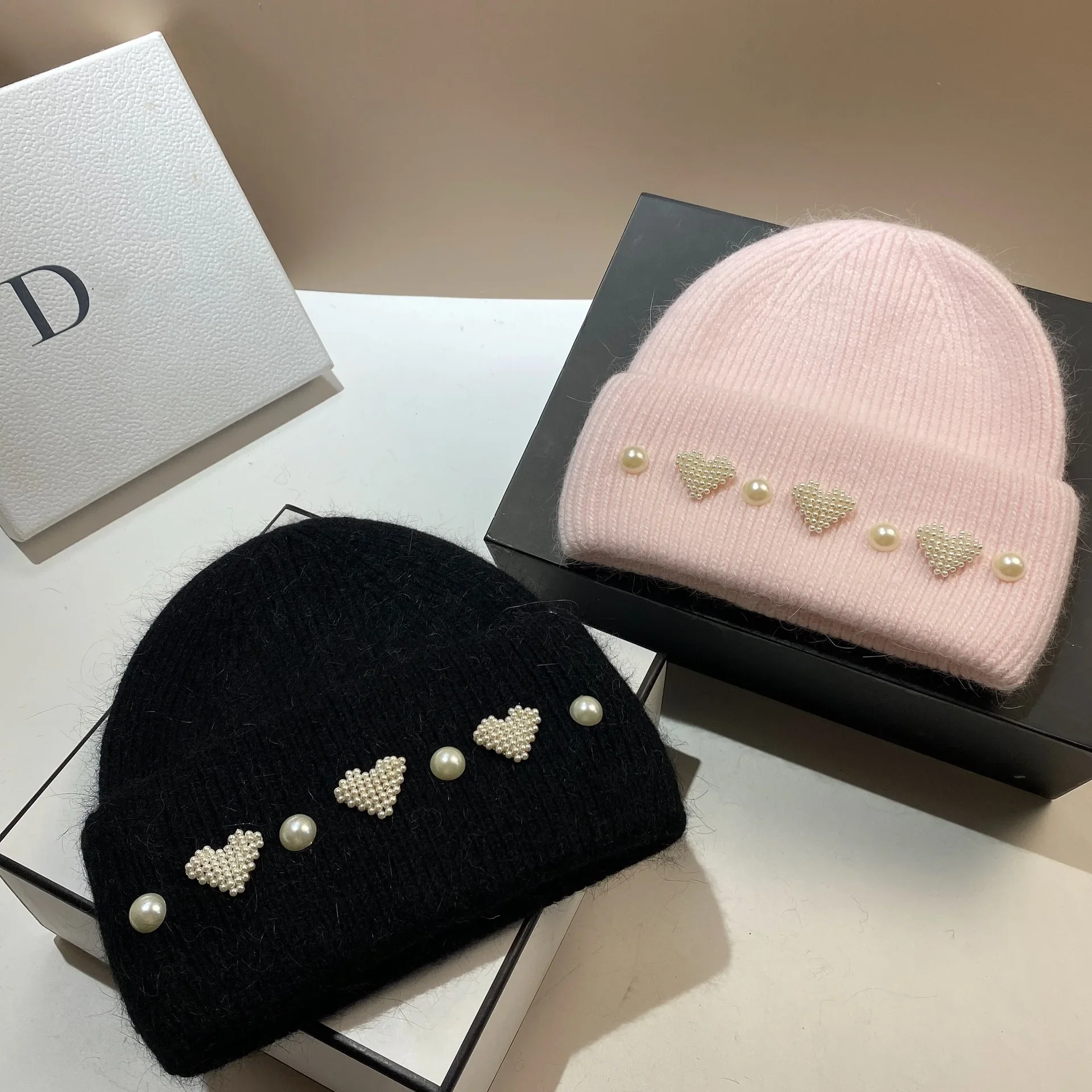 

Luxury Brand Xiaoxiangfeng Pearl Love Knitted Hat Autumn and Winter Sweet Aging Rabbit Hair Knitted Hat Warm Double Fold Edition
