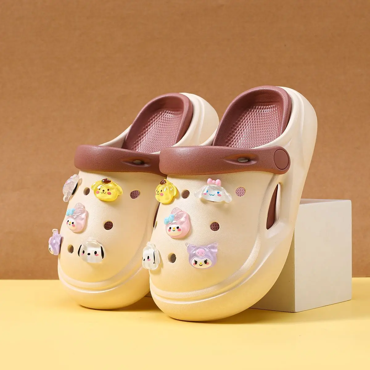 Разноцветные детские сабо в стиле Sanrio, милые прозрачные сандалии с мультяшными подвесками из ЭВА для повседневных игр и прогулок на улице (art.: 3920dad83a129) - 3920dad83a129