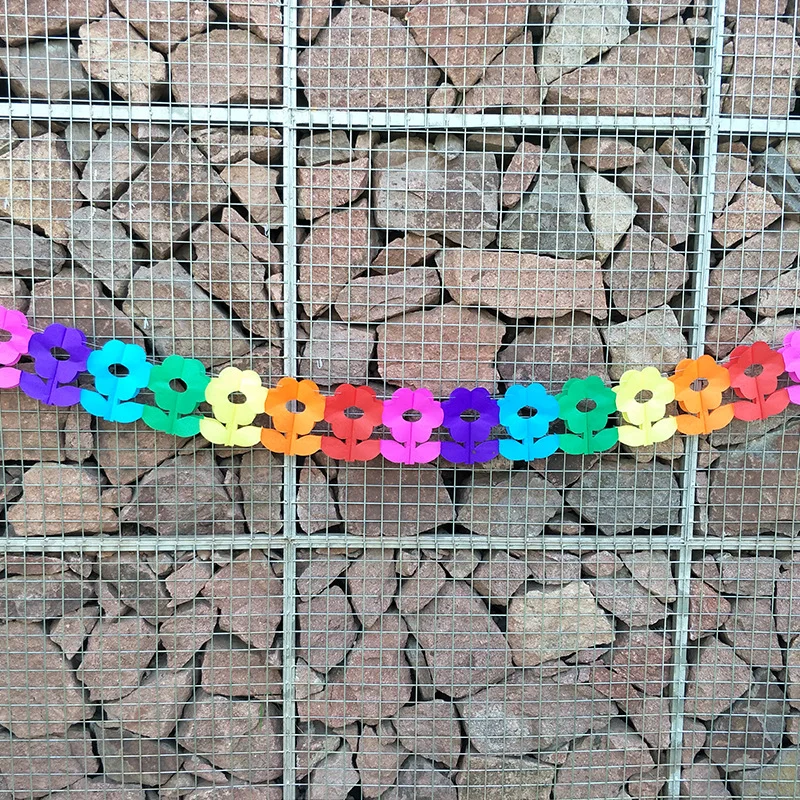 Цветные бумажные гирлянды из цветов