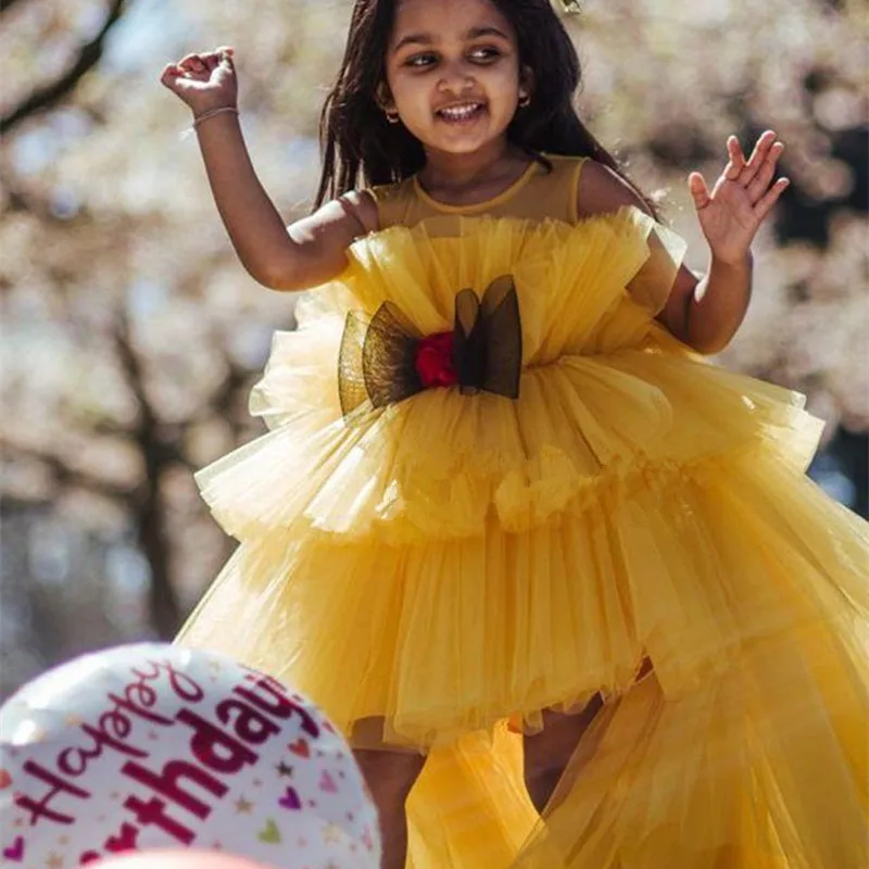 

Pageant Yellow Hi-Lo Flower Girl Dresses For Party Tulle Tiered Lilttle Kids Ball Gown Birthday Pageant Weddding Gowns for Girls