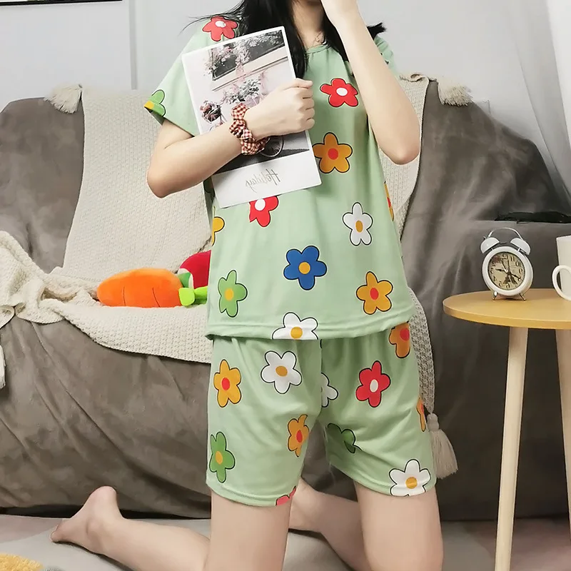 

Pajamas Women's New Korean Version of Flowers Casual Home Clothes Summer Short-sleeved Shorts Round Neck Milk Silk Two-piece Set