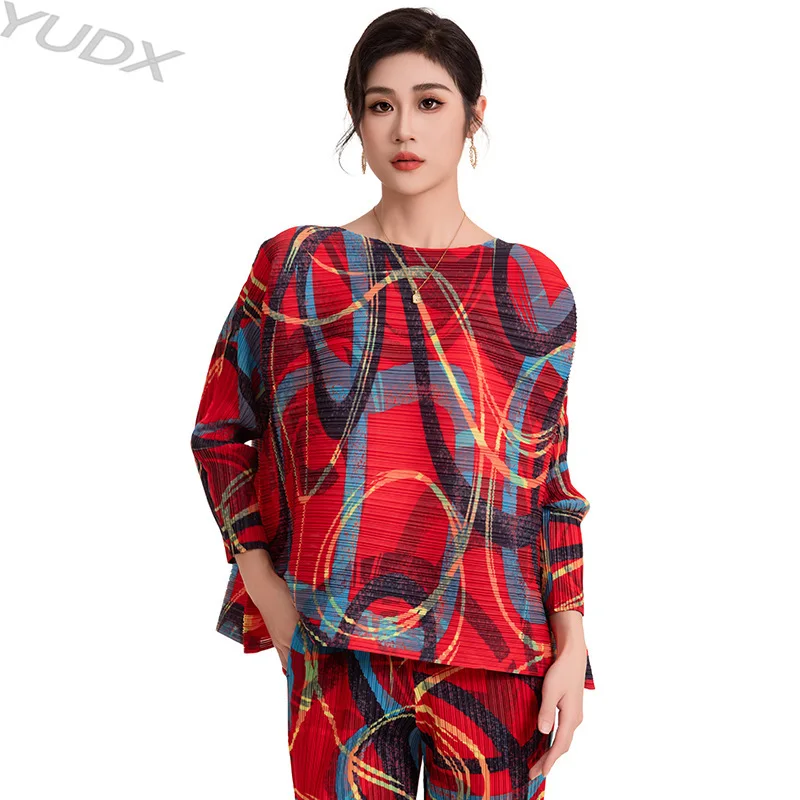 

YUDX 2023 Miyake pleated summer new round neck nine-quarter sleeve high elastic women's literary abstract pattern T-shirt