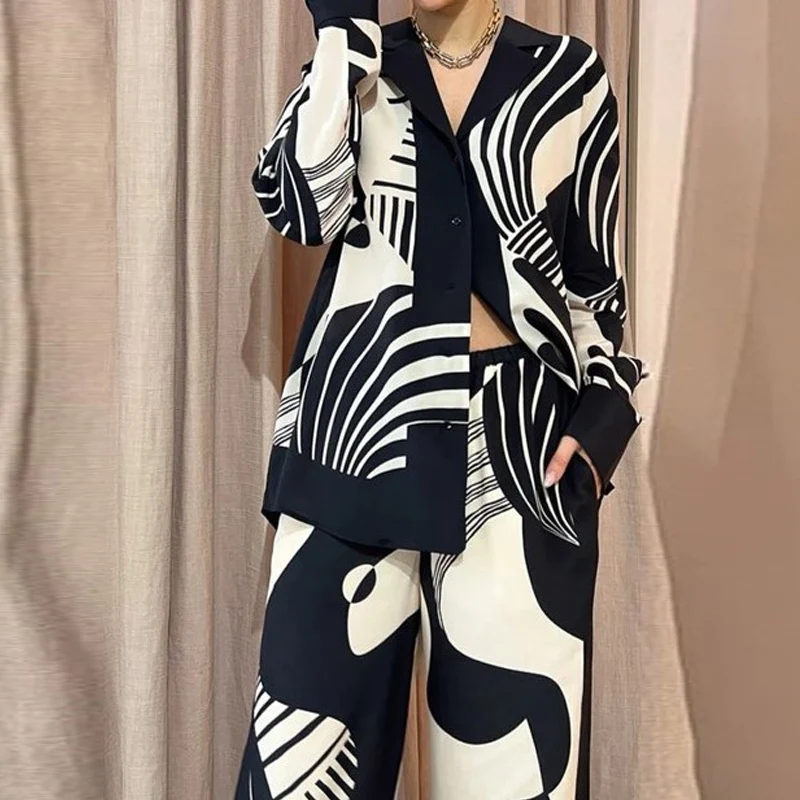 

Spring Autumn Pattern Print Vintage Suit Women Lapel Neck Button Top Cardigan & Long Pants Outfits Fashion Long Sleeve 2pcs Sets