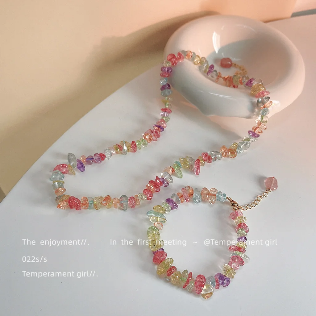 

Girl Heart ~ Summer New Hand-made Design Sense Color Crushed Spar Glass Necklace Ins Collarbone Chain Necklace