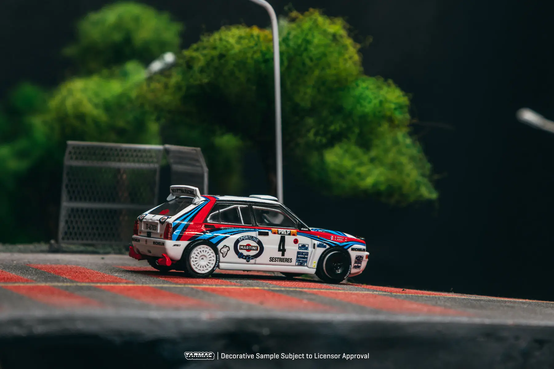 Фото В наличии: Коллекционная модель автомобиля Tarmac Works Lancia Delta HF Integrale Monte Carlo Rally 1992 Winner, масштаб 1:64, литая под давлением №4