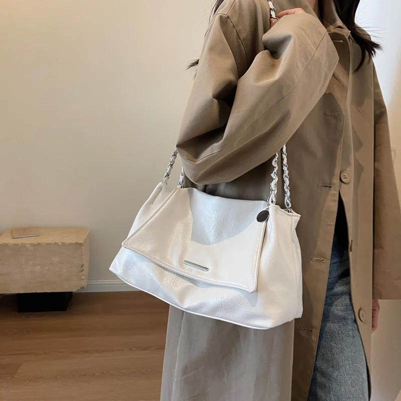 

Вместительные сумки на плечо для женщин 2023, модные дизайнерские зимние сумки на цепочке, простая однотонная Большая Сумка Хобо, хозяйственная сумка