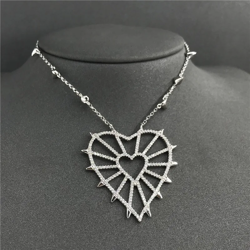 

Amoo Love Heart-Shaped Willow Nail Spike Pendant Necklace S925 Sterling Silver Women Romantic Sweet Engagement Wedding Jewelry