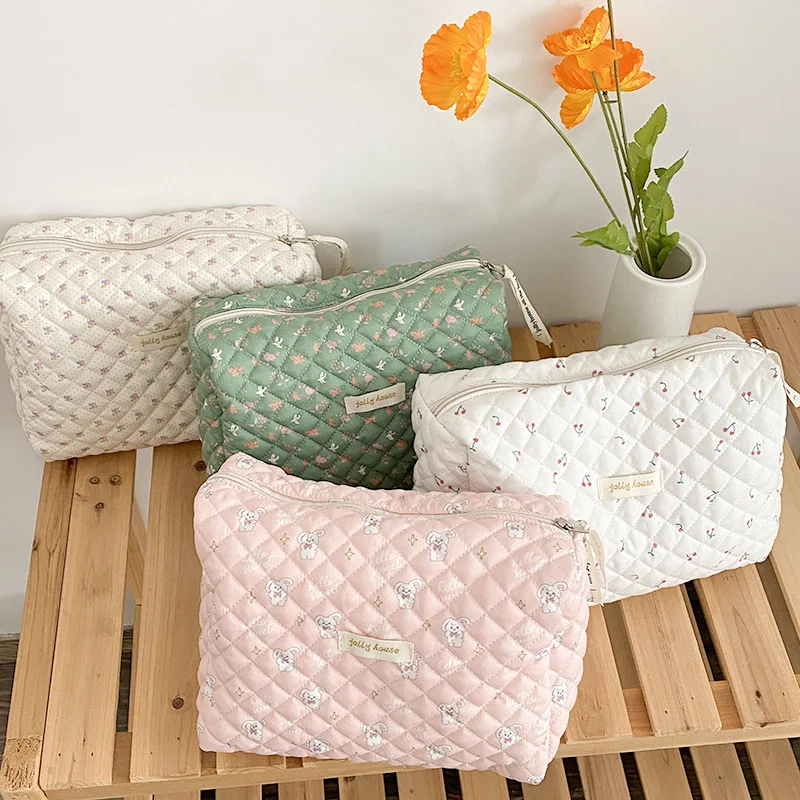 

Ins Floral Quilted Cotton Diaper Bag Large Capacity Young Girl Cosmetic Bags Makeup Pouch With Zipper