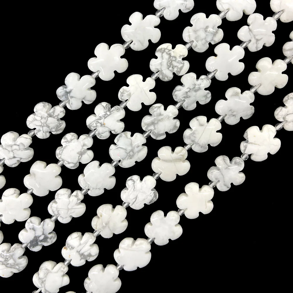 Бусины из драгоценных камней в форме цветка