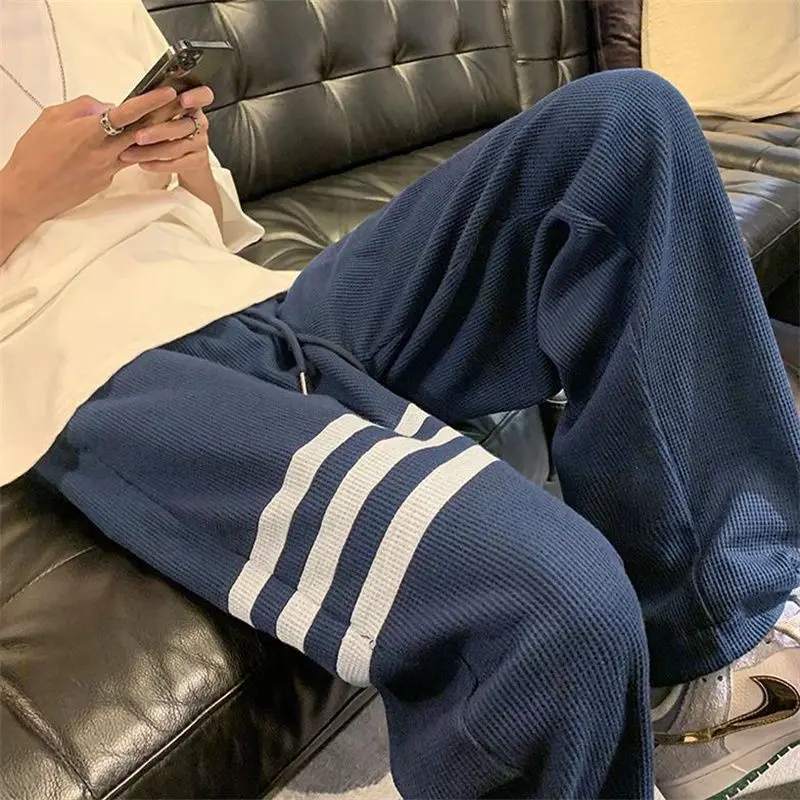 Рисунок 3 - Повседневные штаны для мужчин и женщин