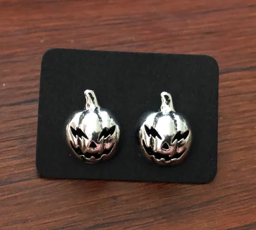 Готические серьги-гвоздики в виде тыквы и черепа богемные серьги стиле хиппи