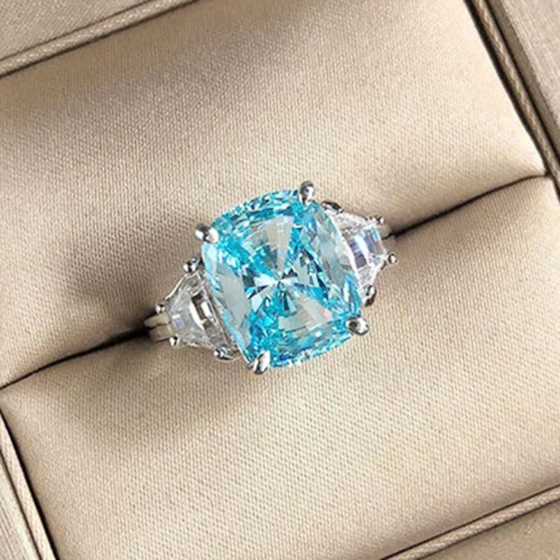 

Huitan Romantic Blue /White Cubic Zirconia Ring Fashion Women’s Jewelry for Party Wedding Anniversary Gift Statement Rings 2022