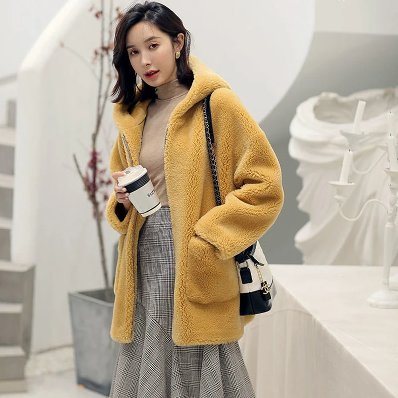 2022 Autumn Winter Sheep Shearling Jacket Ladies Warm Real Fur Coat Women Natural Fur Hooded Genuine Fur Outwear Female Clothes