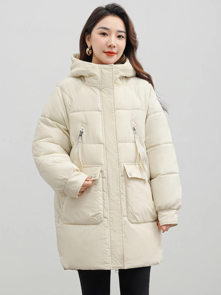 

Женская короткая куртка на хлопковом наполнителе, с капюшоном и карманами