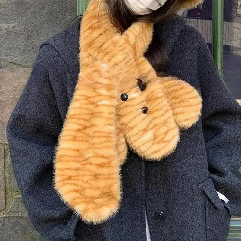 Женская рыбацкая шапка с медвежьими ушками плюшевая теплая тигровым принтом в