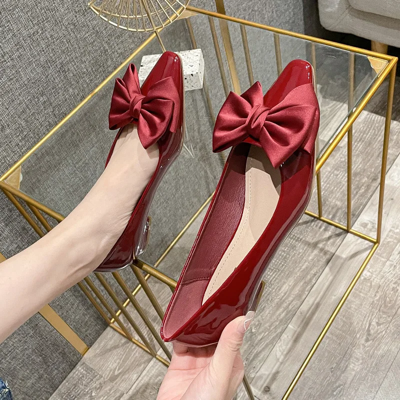 

Туфли женские из лакированной кожи, на плоской подошве