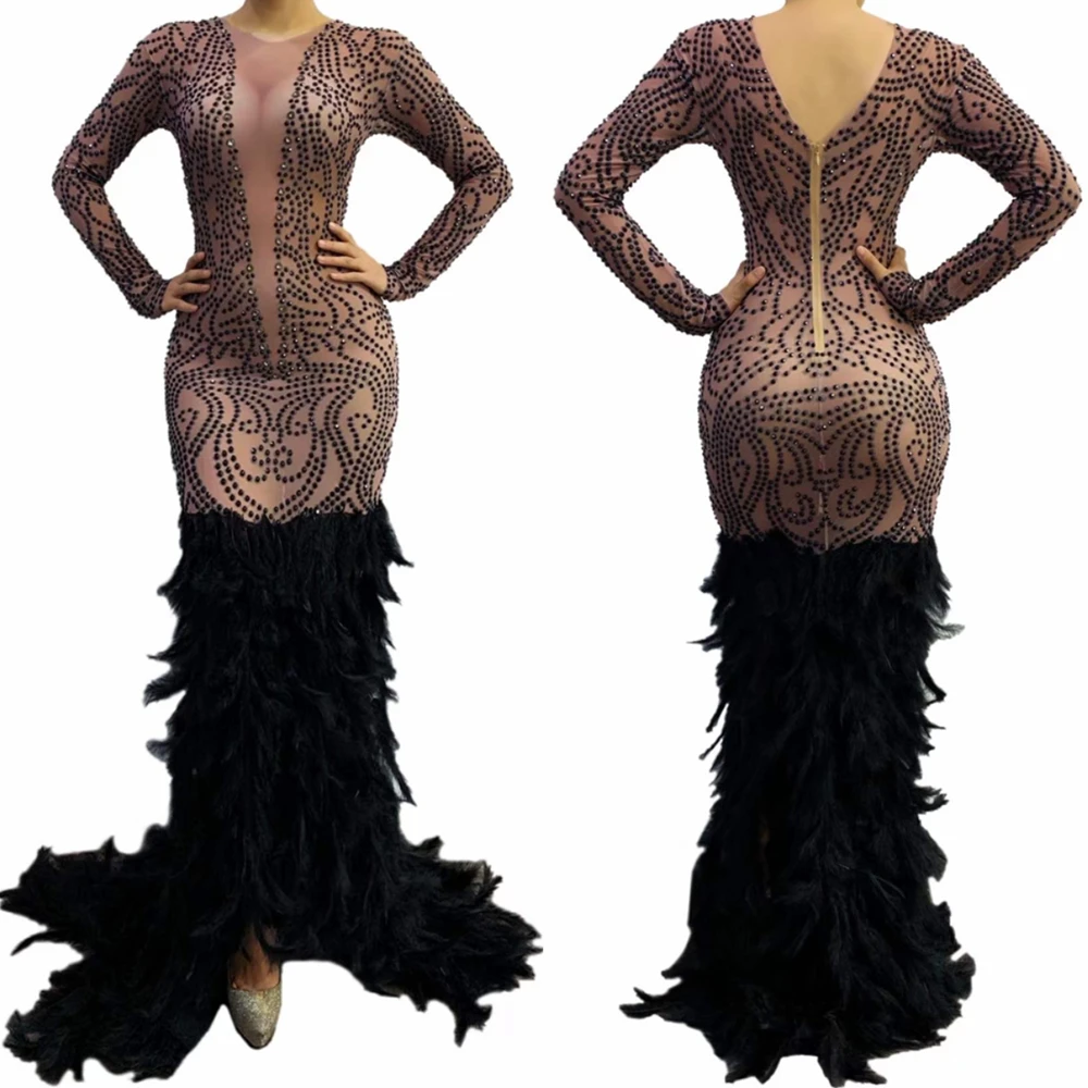 Женское платье с длинным рукавом черными перьями |