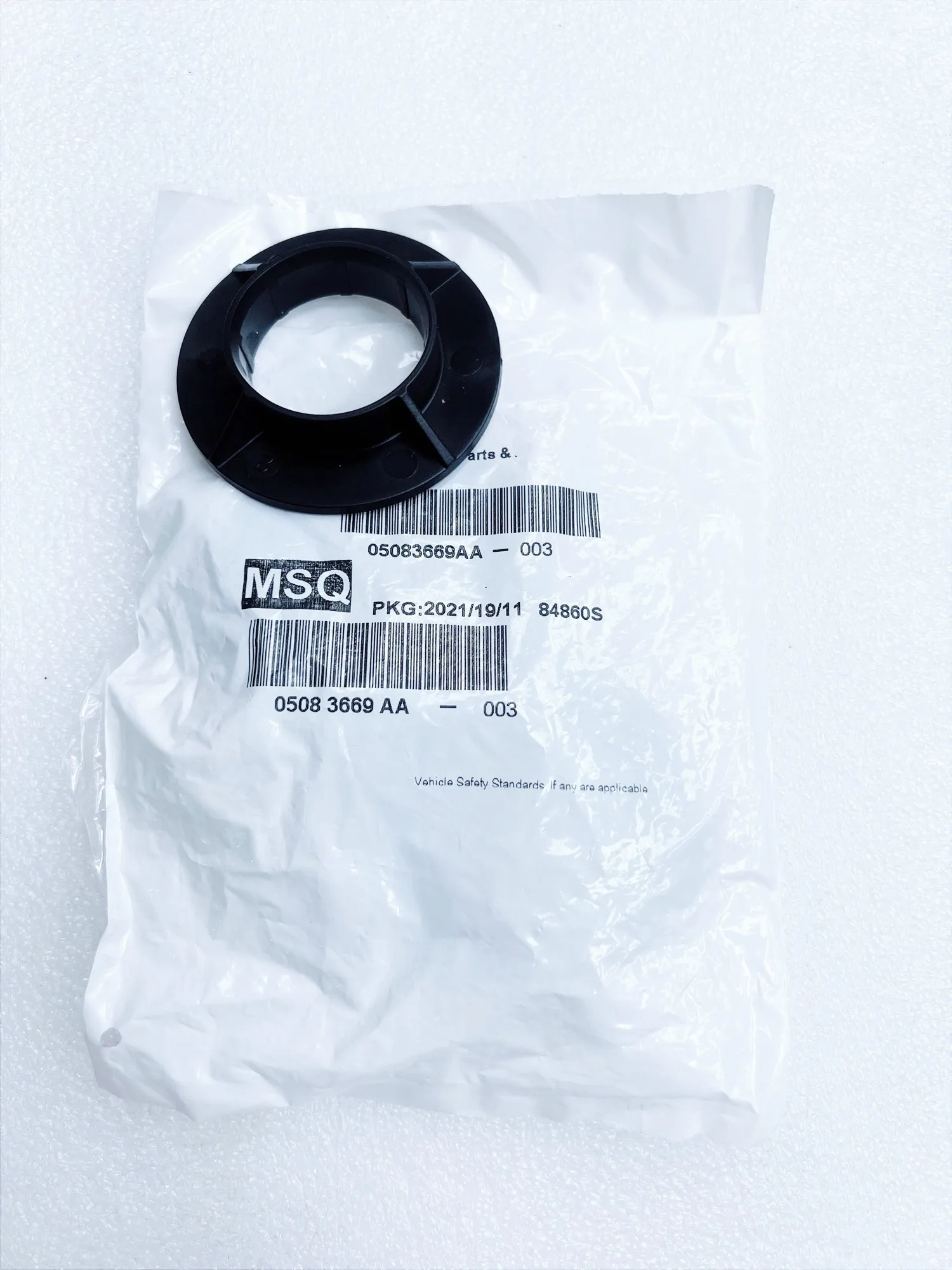 

Original Oil Splash Ring, Front Half Shaft Oil Stop Ring 5083669AA, Suitable For： Wrangler 2002-2019