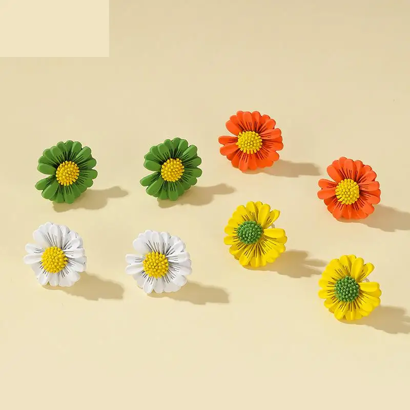 

Korean Fresh Daisy Earrings Colorful Flower Stud Earrings For Women Girlfriend Earing Summer New Goddess Earring CF1032