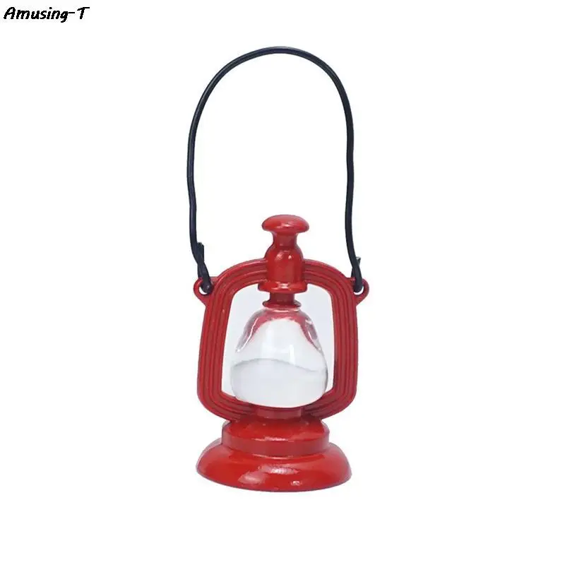 

1 шт. 1:12 миниатюрная красная керосиновая лампа для кукольного домика, имитация масляной лампы, украшения, модель для дома, гостиной, декорати...