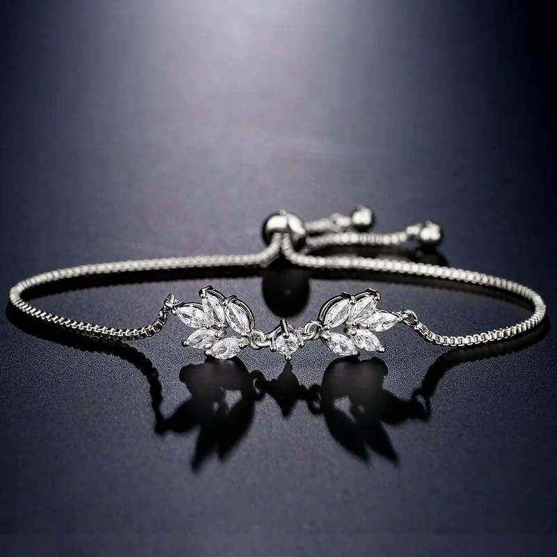 

2022 New Sweet Romantic Silver Color Leaf Zircon Bracelets Chain for Women Simple High Quality Charm Bangles Gift for Girlfriend